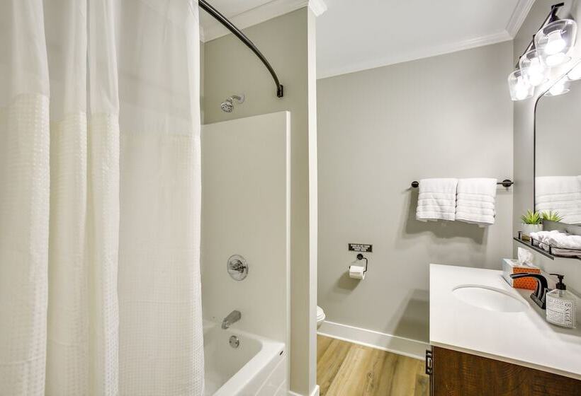 Suttons Bay Home W/ Fire Pit & Lake Views!