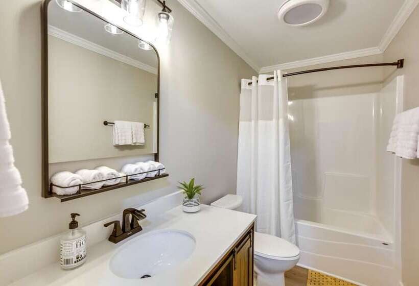 Suttons Bay Home W/ Fire Pit & Lake Views!