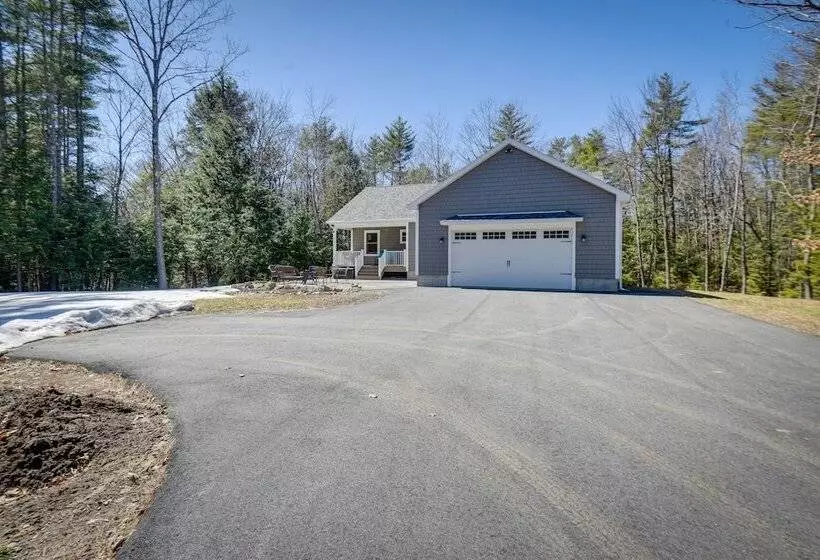 Stunning Wells Home W/ Fire Pit & Porch!
