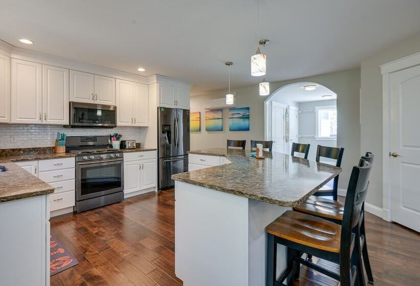 Stunning Wells Home W/ Fire Pit & Porch!