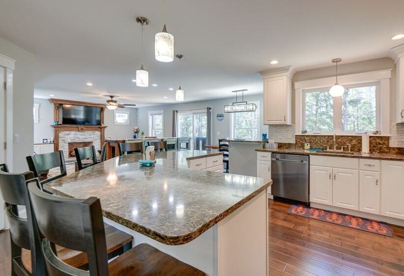 Stunning Wells Home W/ Fire Pit & Porch!