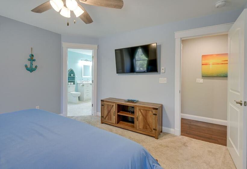 Stunning Wells Home W/ Fire Pit & Porch!