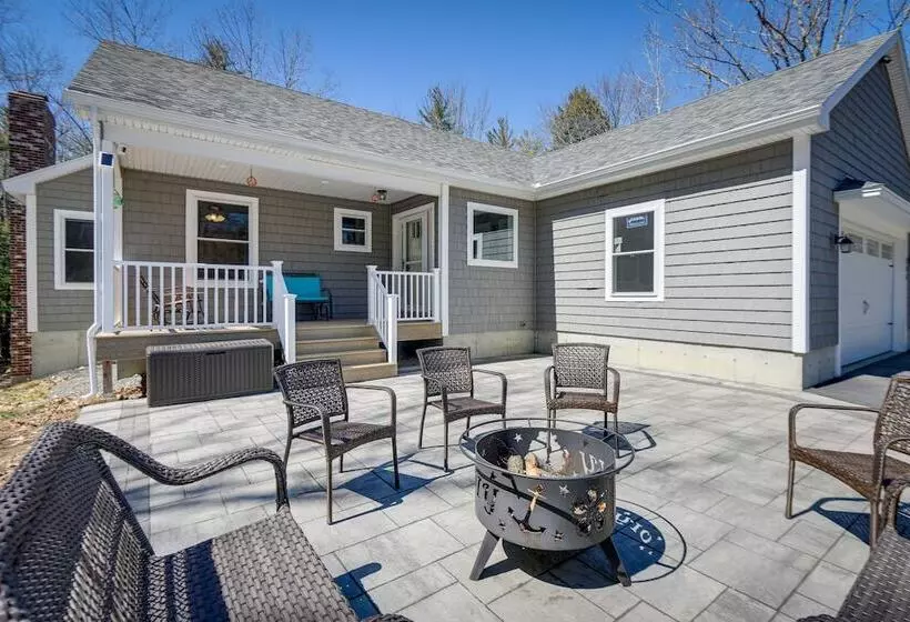 Stunning Wells Home W/ Fire Pit & Porch!