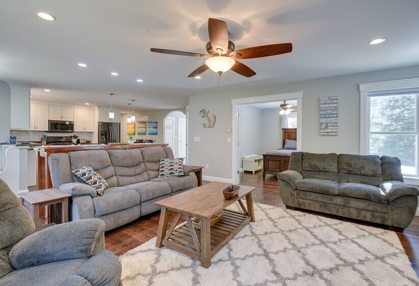 Stunning Wells Home W/ Fire Pit & Porch!