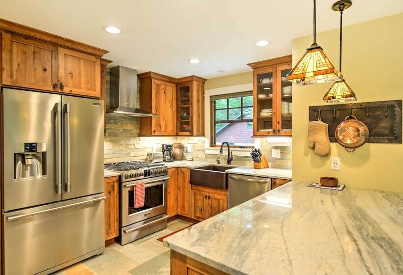 Sugar Berry Remodeled Laughlintown Craftsman Home!