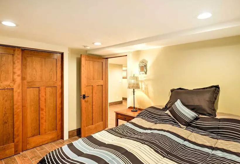 Sugar Berry Remodeled Laughlintown Craftsman Home!