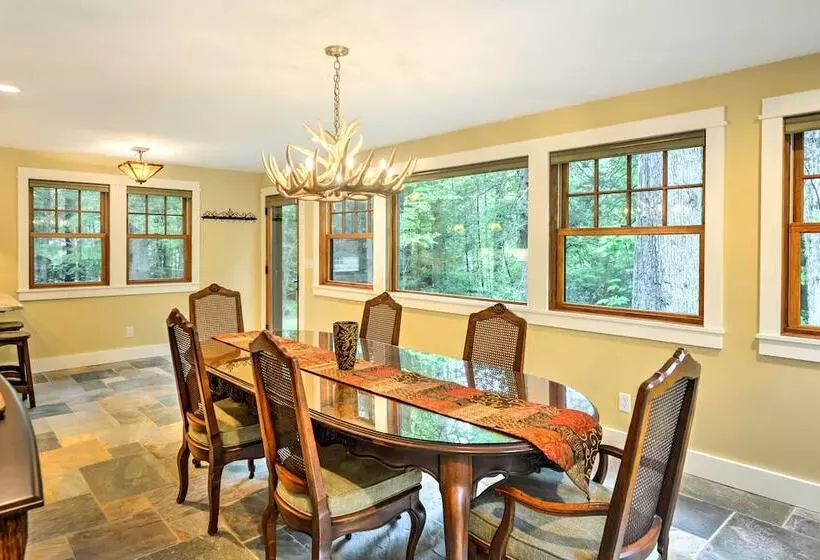 Sugar Berry Remodeled Laughlintown Craftsman Home!