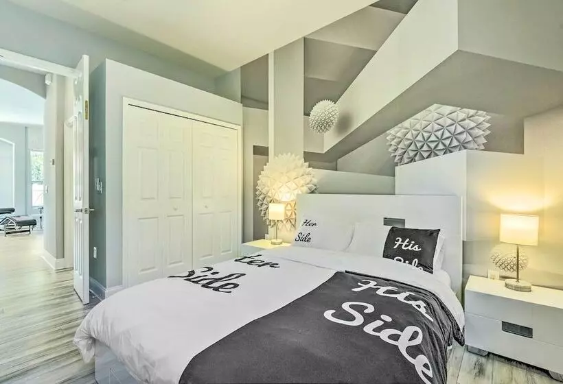 Sun Soaked Sarasota Oasis W/ Pool & Hot Tub!