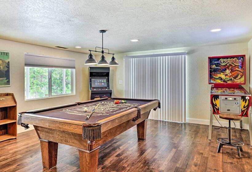 The Valley View: Pine Mountain Lake Cabin