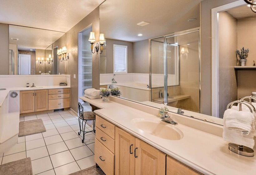 Vivid Twin Falls Retreat W/ Snake River Views