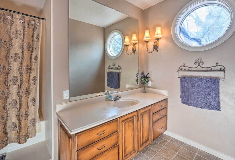 Vivid Twin Falls Retreat W/ Snake River Views