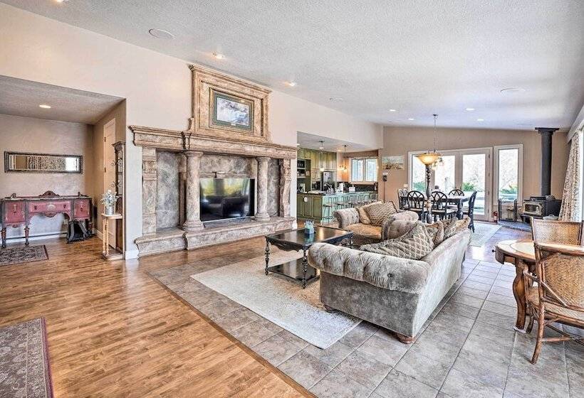 Vivid Twin Falls Retreat W/ Snake River Views