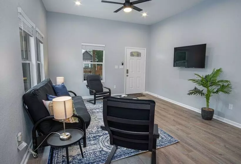 Your Dream Stay 4br/2ba Near Downtown & Riverwalk