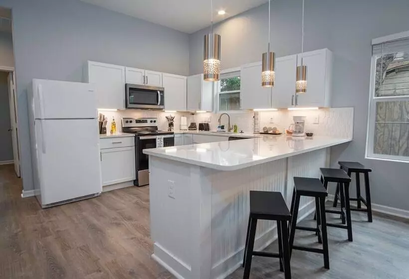 Your Dream Stay 4br/2ba Near Downtown & Riverwalk