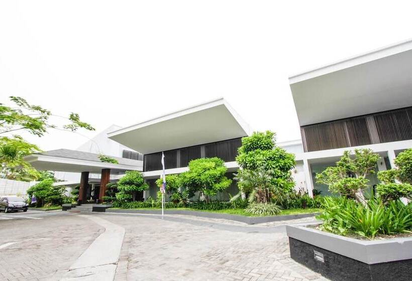 Estrella Hotel & Conference