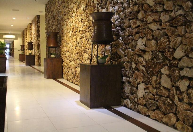 Estrella Hotel & Conference