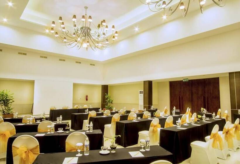 Estrella Hotel & Conference