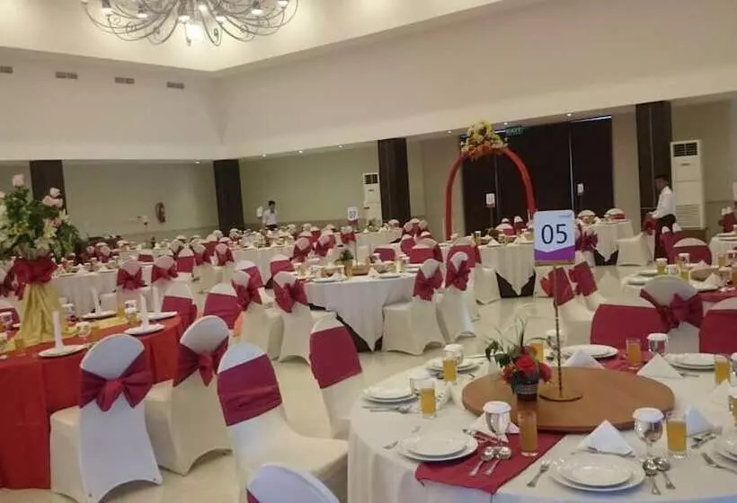 Estrella Hotel & Conference