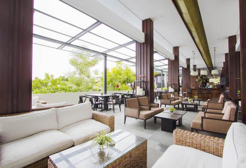 Estrella Hotel & Conference