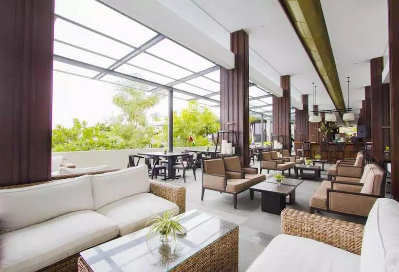 Estrella Hotel & Conference