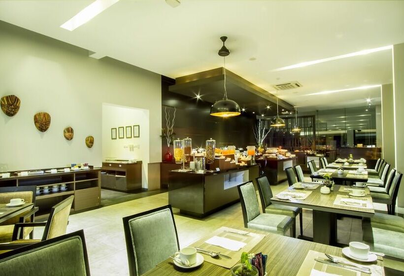 Estrella Hotel & Conference