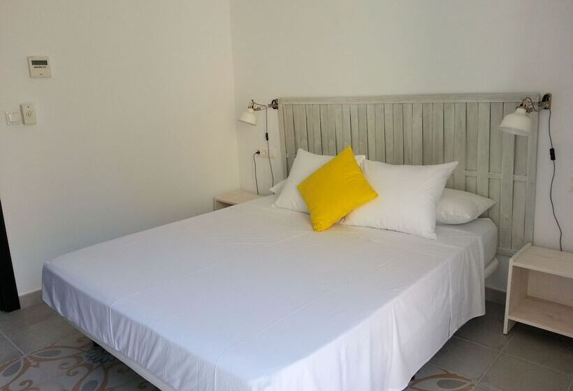 مسافرخانه La Siesta De Picasso