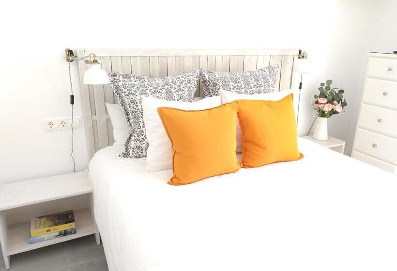 مسافرخانه La Siesta De Picasso