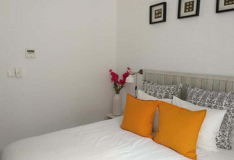 مسافرخانه La Siesta De Picasso