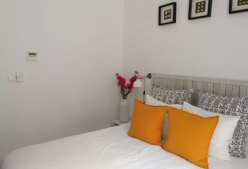 مسافرخانه La Siesta De Picasso