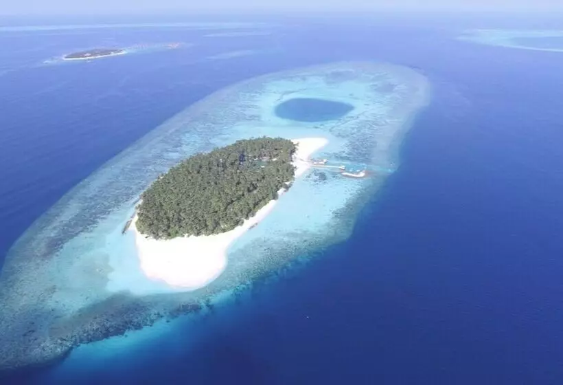 هتل Aaaveee Nature's Paradise
