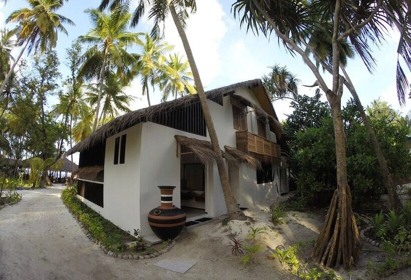 هتل Aaaveee Nature's Paradise