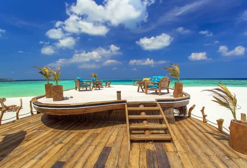 هتل Aaaveee Nature's Paradise