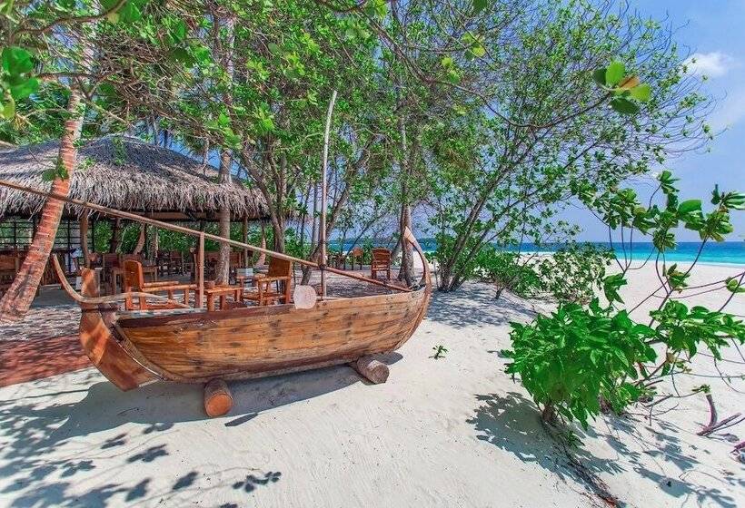 هتل Aaaveee Nature's Paradise