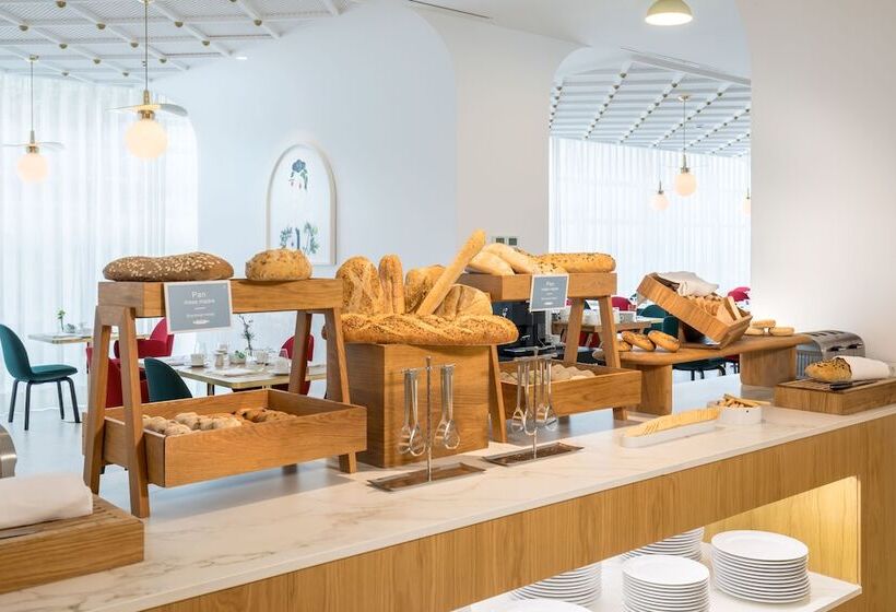 هتل Barcelo Torre De Madrid