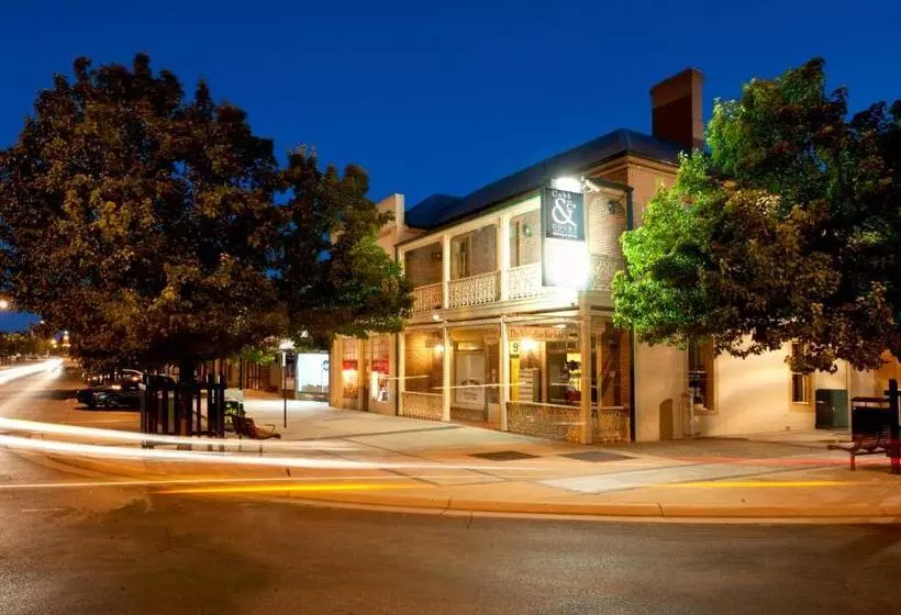 هتل Cobb & Co Court Boutique
