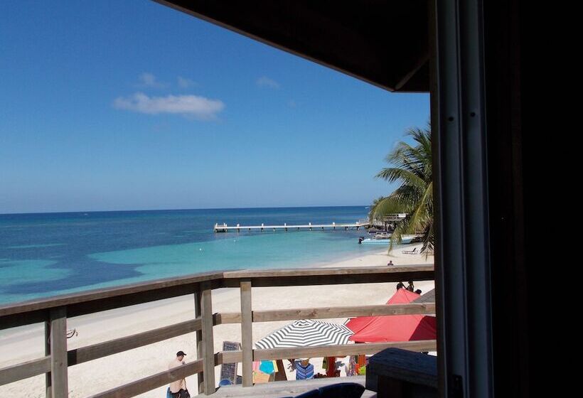 هتل Fosters West Bay Resort