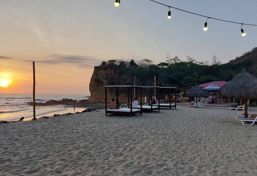 فندق Howard Johnson By Wyndham Montanita