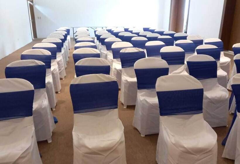 فندق Howard Johnson By Wyndham Montanita