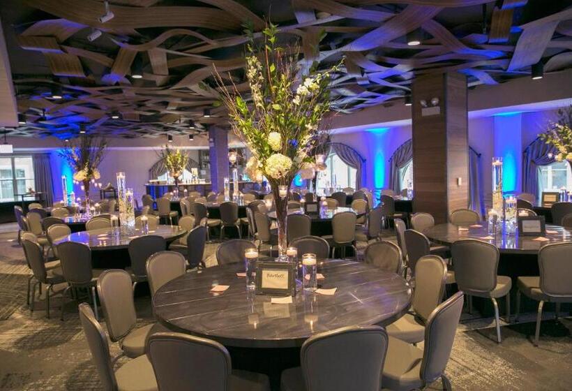 ホテル Indigo Naperville Riverwalk, An Ihg