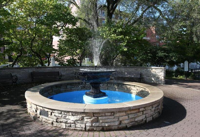 ホテル Indigo Naperville Riverwalk, An Ihg