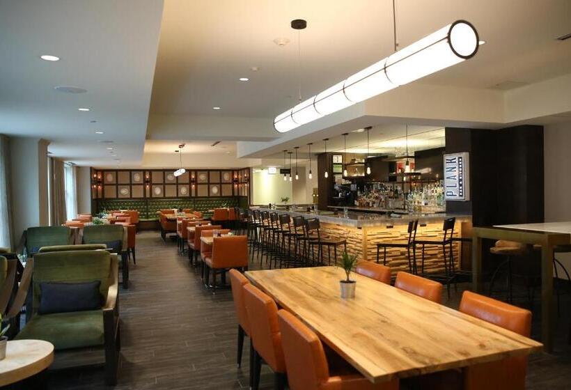 ホテル Indigo Naperville Riverwalk, An Ihg