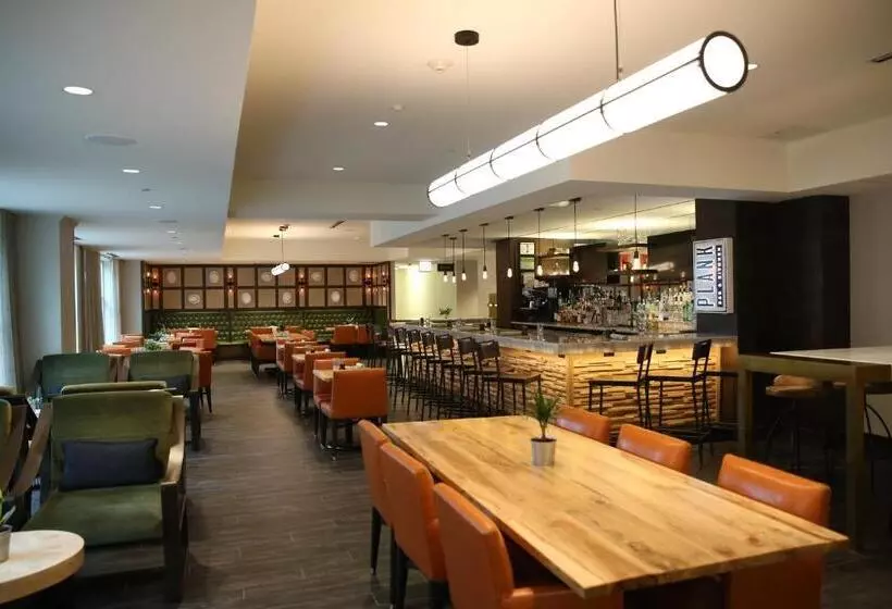 ホテル Indigo Naperville Riverwalk, An Ihg