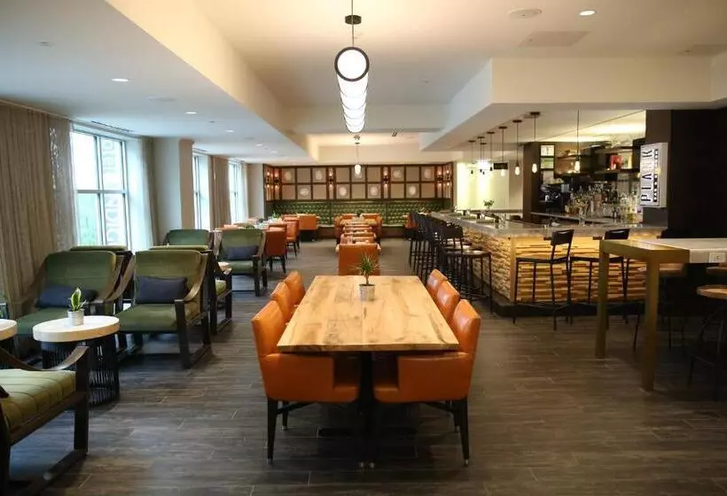 ホテル Indigo Naperville Riverwalk, An Ihg