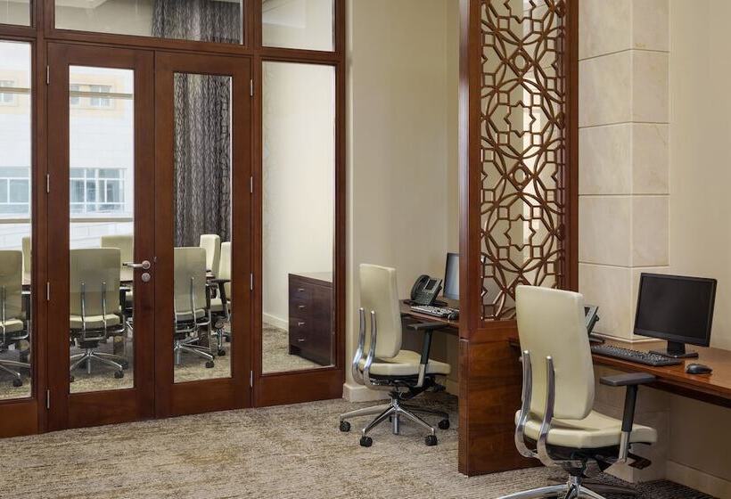 هتل Millennium Hail