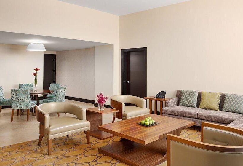 هتل Millennium Hail