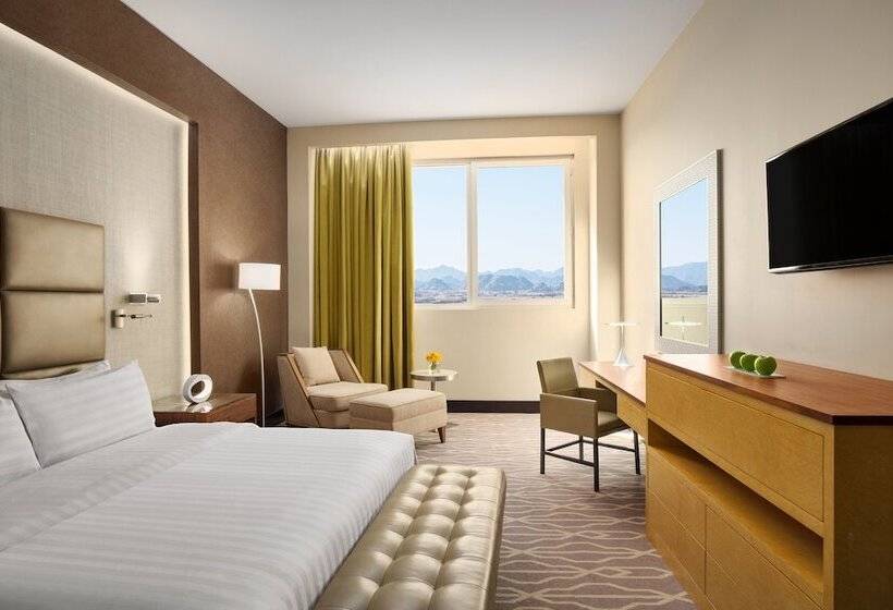 هتل Millennium Hail