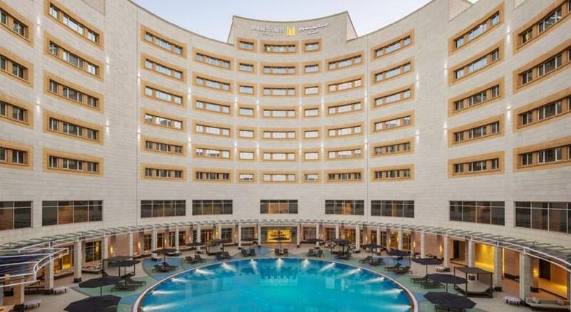 هتل Millennium Hail