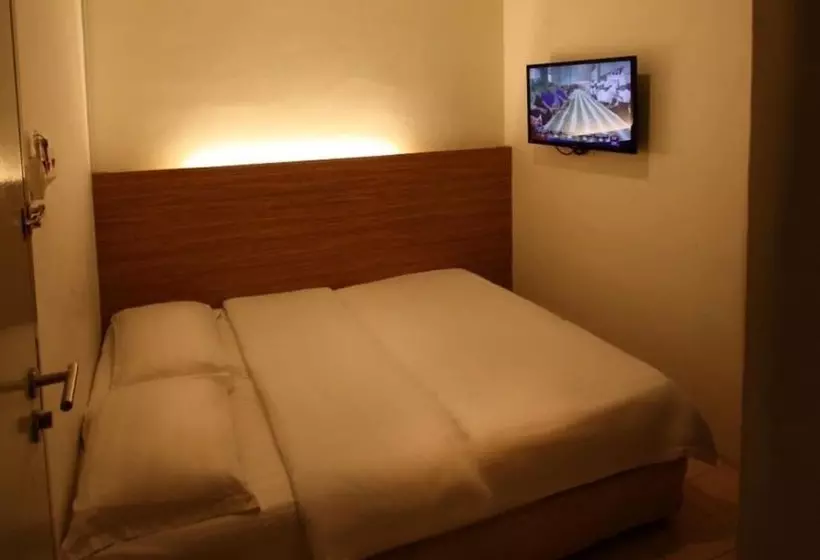 ホテル Place2stay   Airport