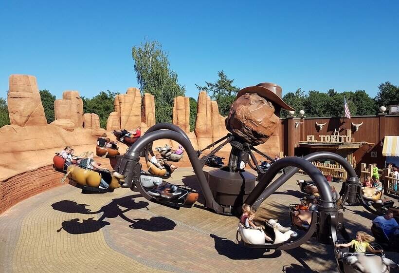 בית מלון כפרי Vakantiepark Slagharen