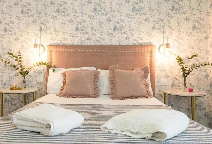 مسافرخانه Nüa Alameda